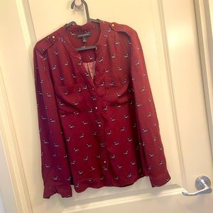 ✨4/$20✨ - Women’s top Burgundy with Sparrows